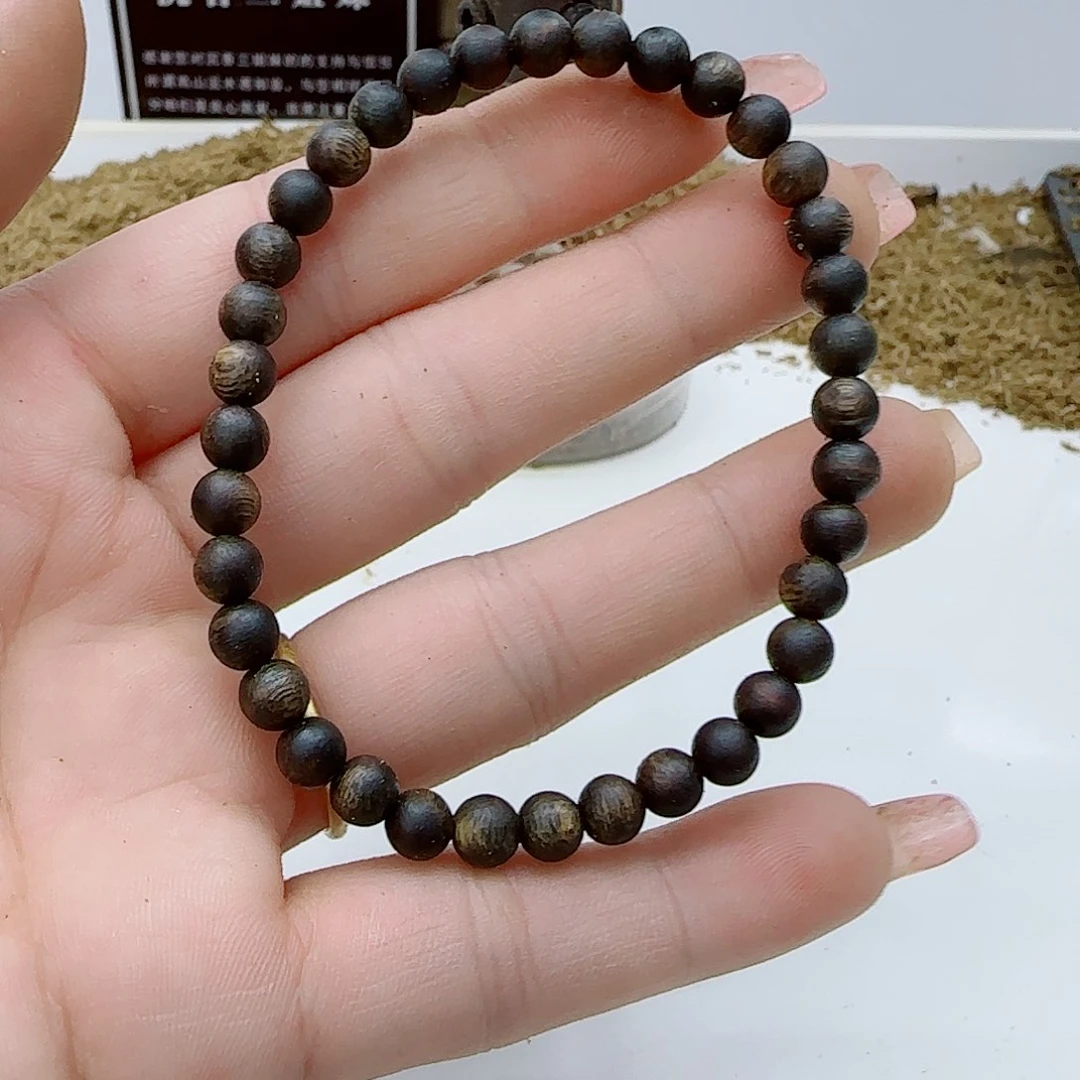 晴***里手串沉香乌身老料全沉水0.5  3克➕