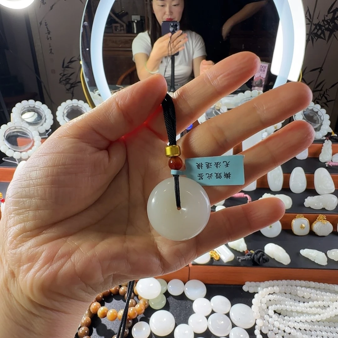 名***啊和田玉未镶嵌颈饰