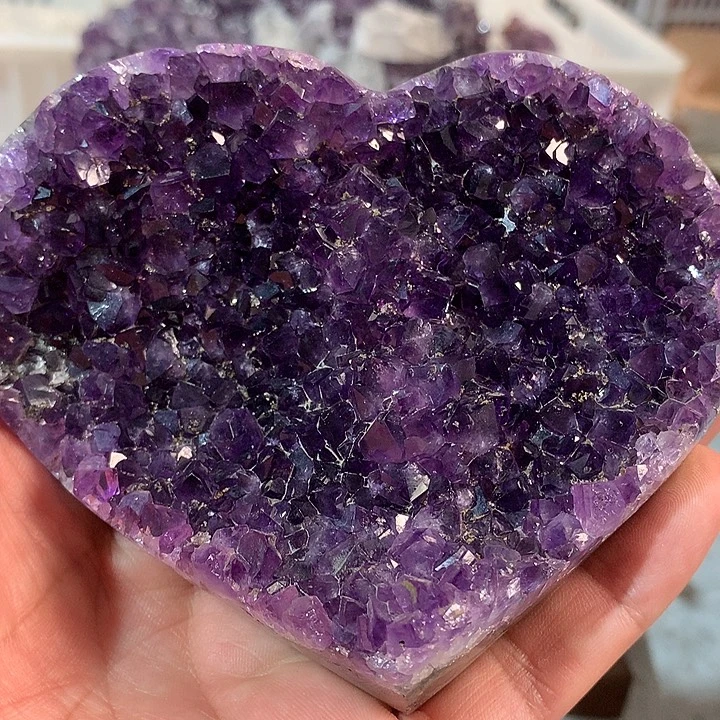 紫晶未镶嵌大型摆件（非配饰）