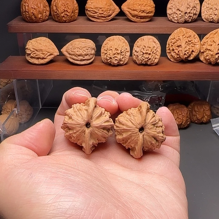 小***二文玩核桃把件36全品图图