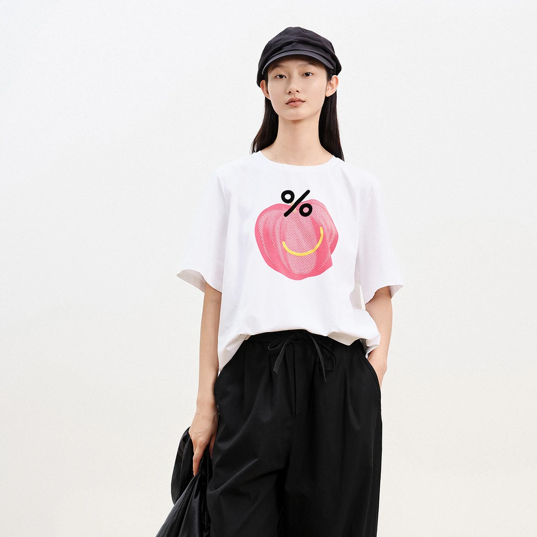 【艾钱钱精选】AUM纯白色圆领印花休闲宽松通勤百搭女式M1CX25867