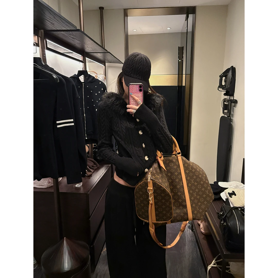莫欣欣 -毛毛领麻花毛织外套250405