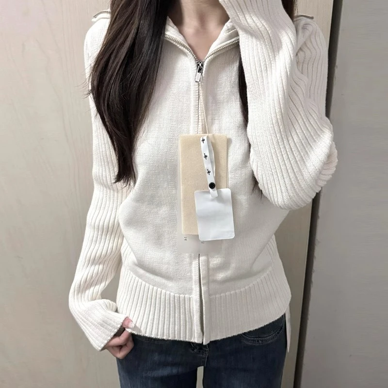 女款白色翻领拉链毛衣女初春秋季2025新款感百搭显瘦针织开衫外套