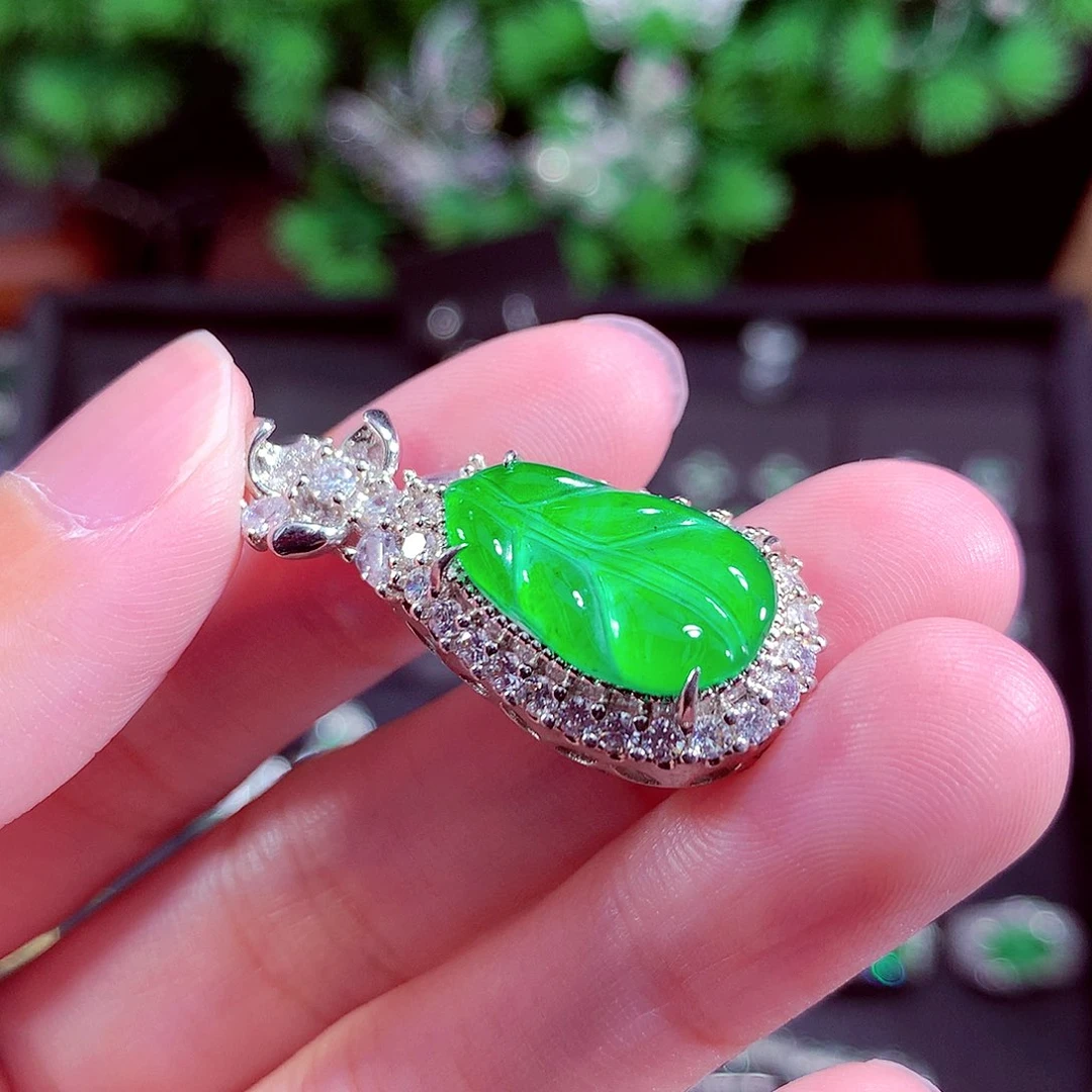 颈饰未镶嵌翡翠天然