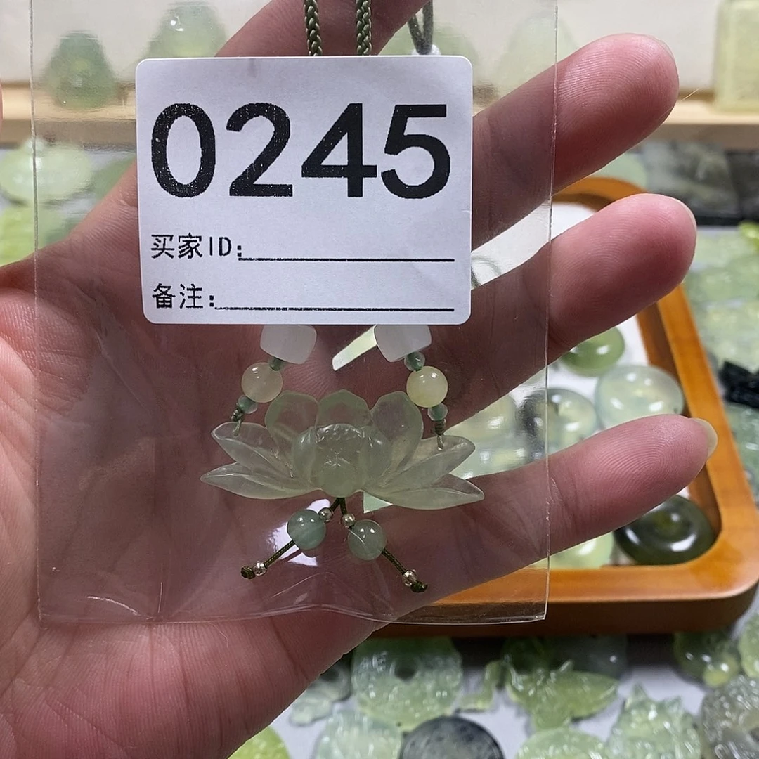 岫玉合金颈饰精美礼品