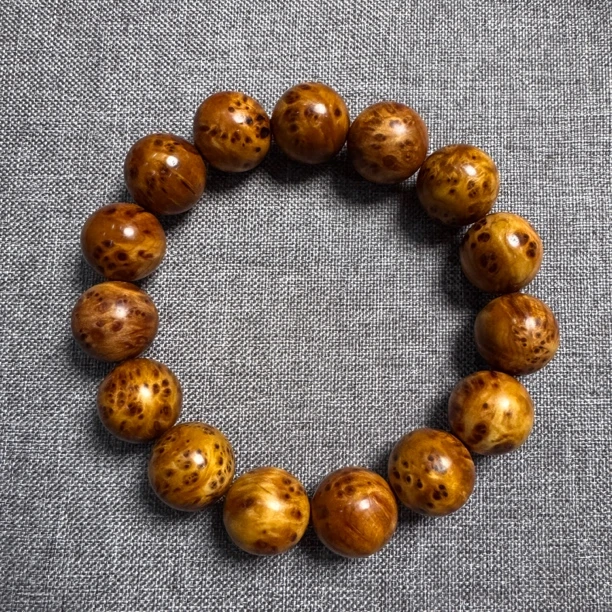 1.5 1.8崖柏陈化老料满留疤高油手串 男女