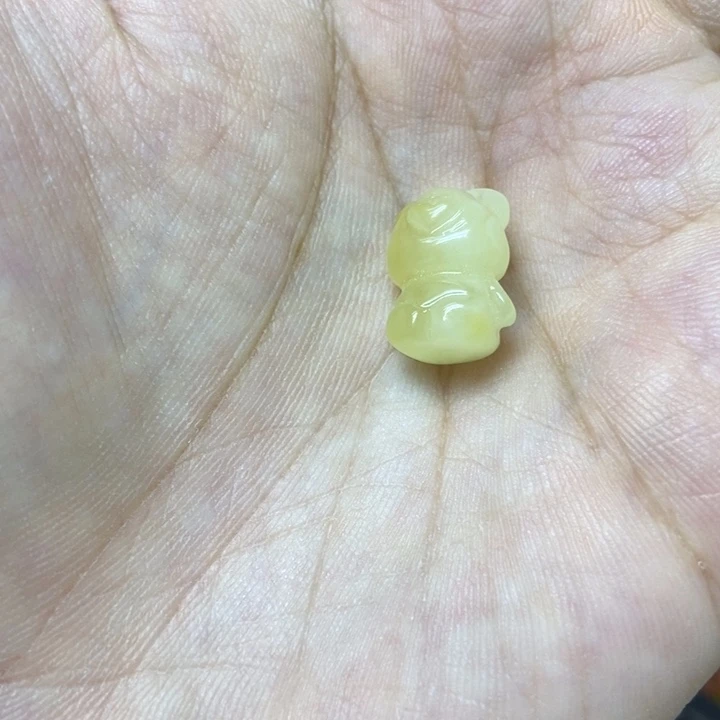 裸石蜜蜡未镶嵌吊坠
