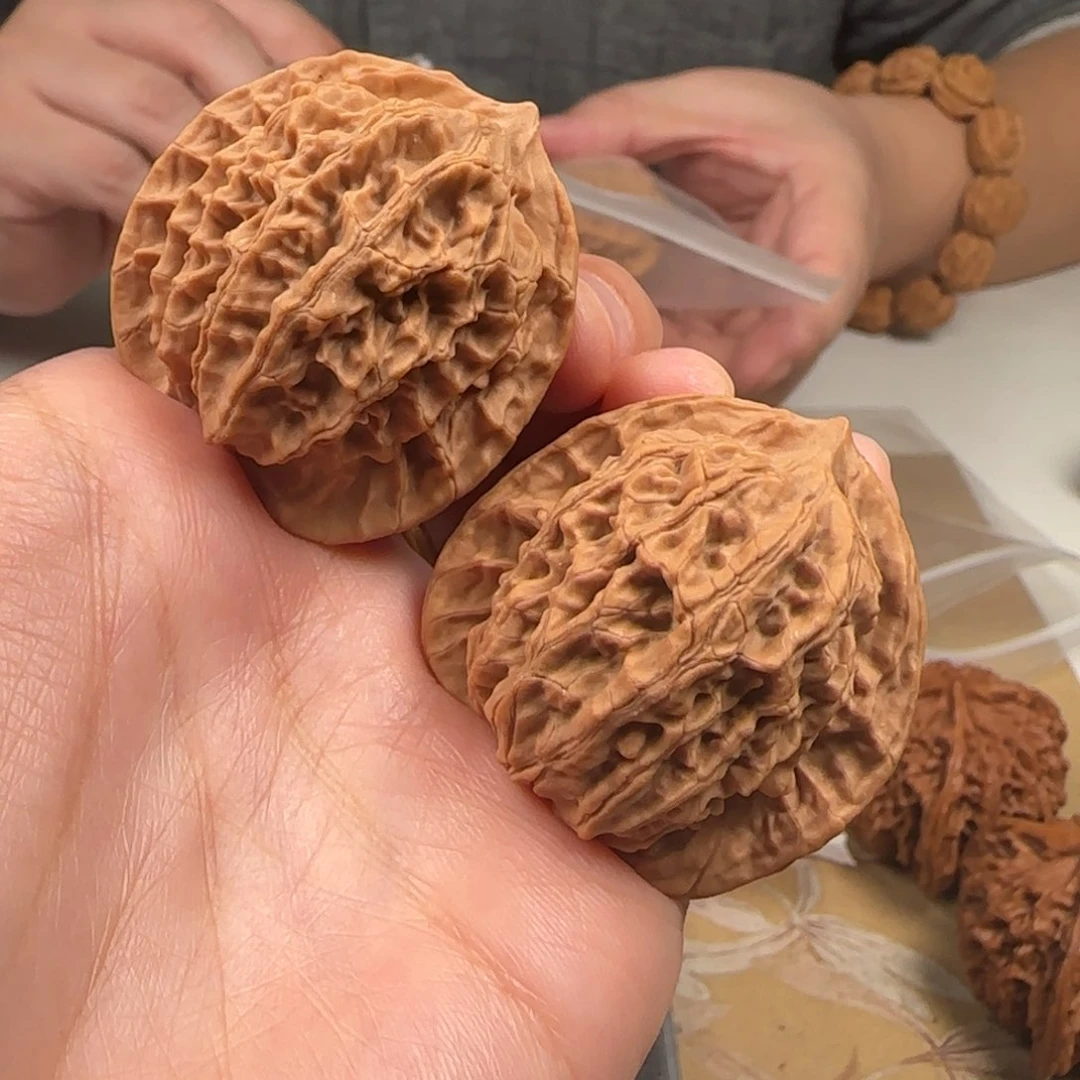 文玩核桃吊坠秦皇帽37-29