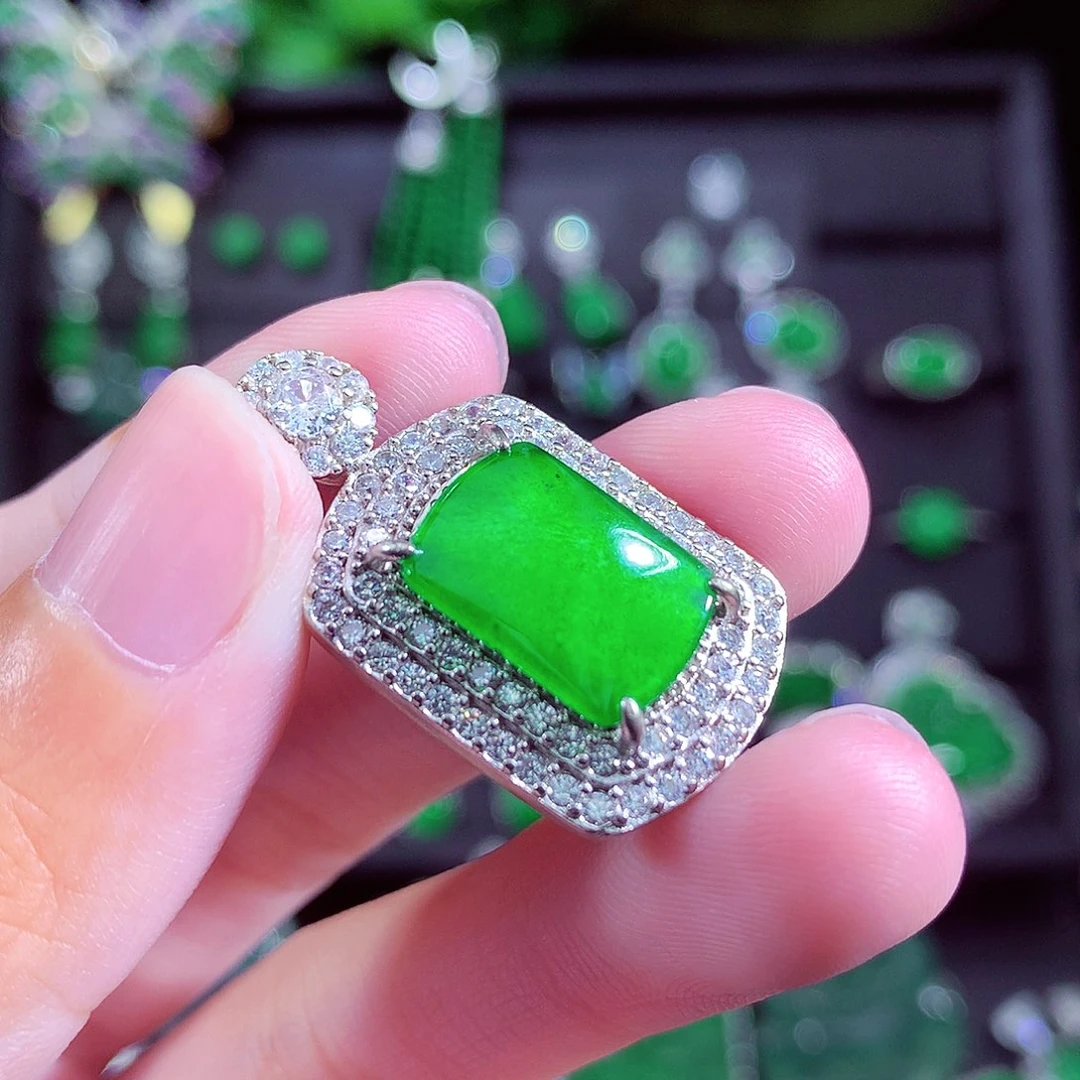 颈饰未镶嵌翡翠天然