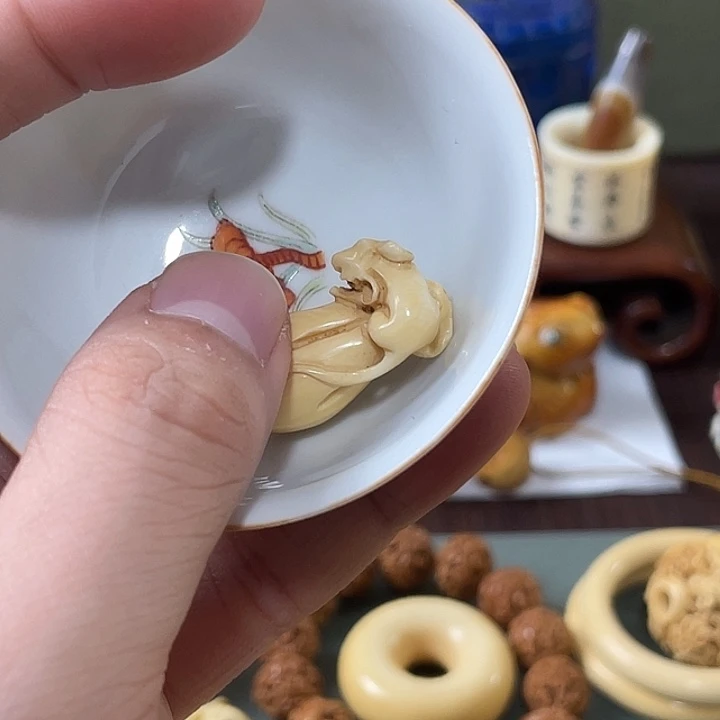 可***鼠瓷片精致雕刻工艺精湛
