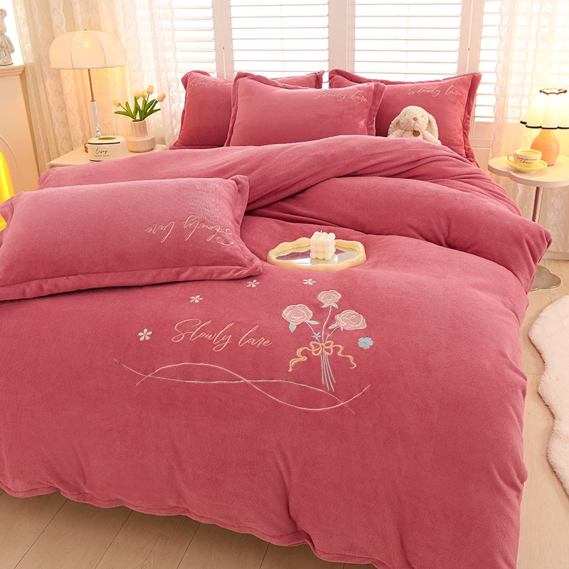 【纯亏清仓！！】高端刺绣 冬季牛奶绒四件套床上被套床单加绒保暖
