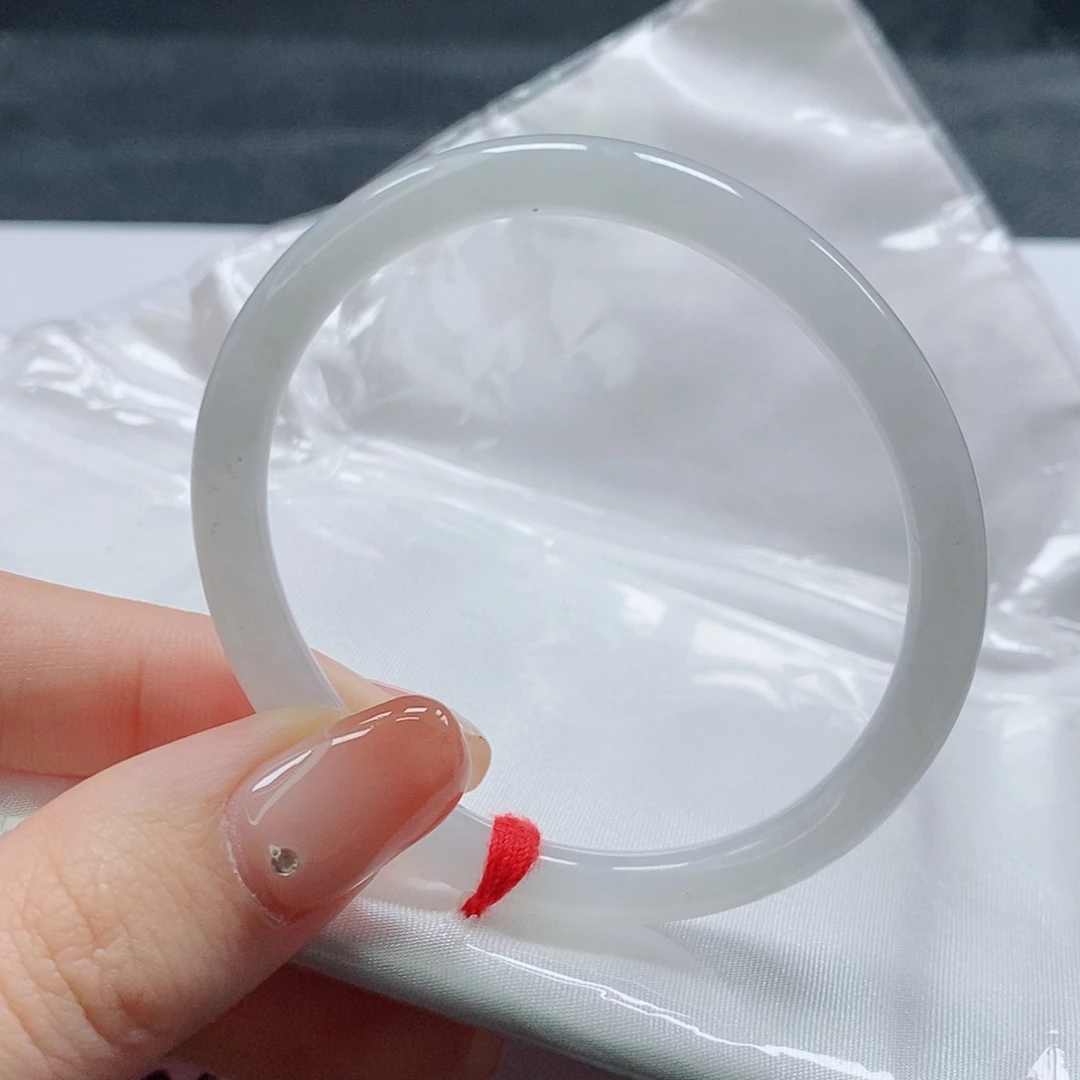 【闪购商品】未镶嵌手镯（贵妃镯）翡翠402号