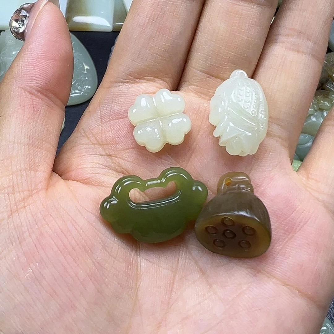 和田玉未镶嵌吊坠(不含链)
