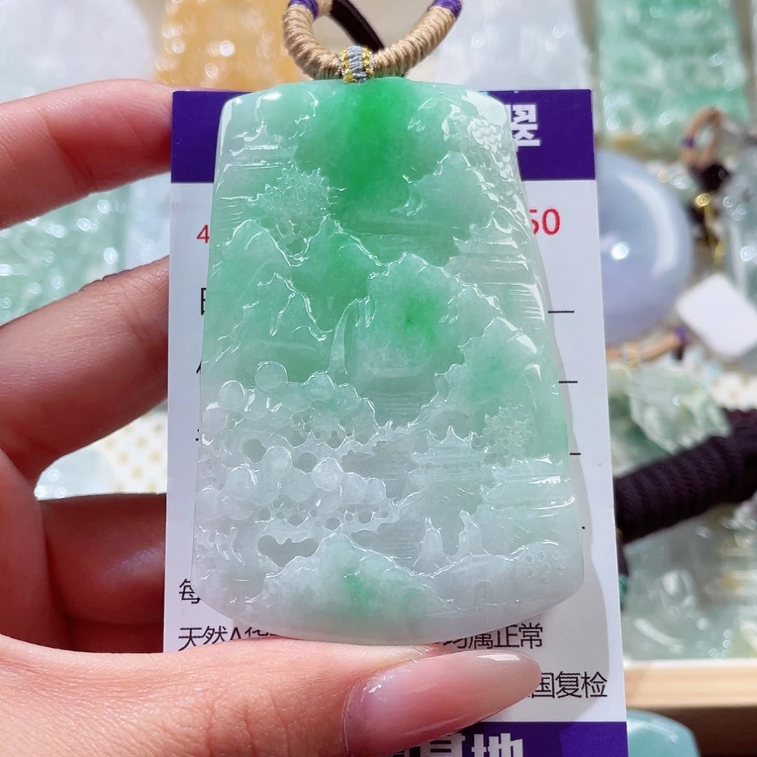 翡翠未镶嵌颈饰山水