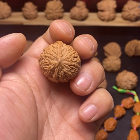 玉***成把件文玩核桃核桃