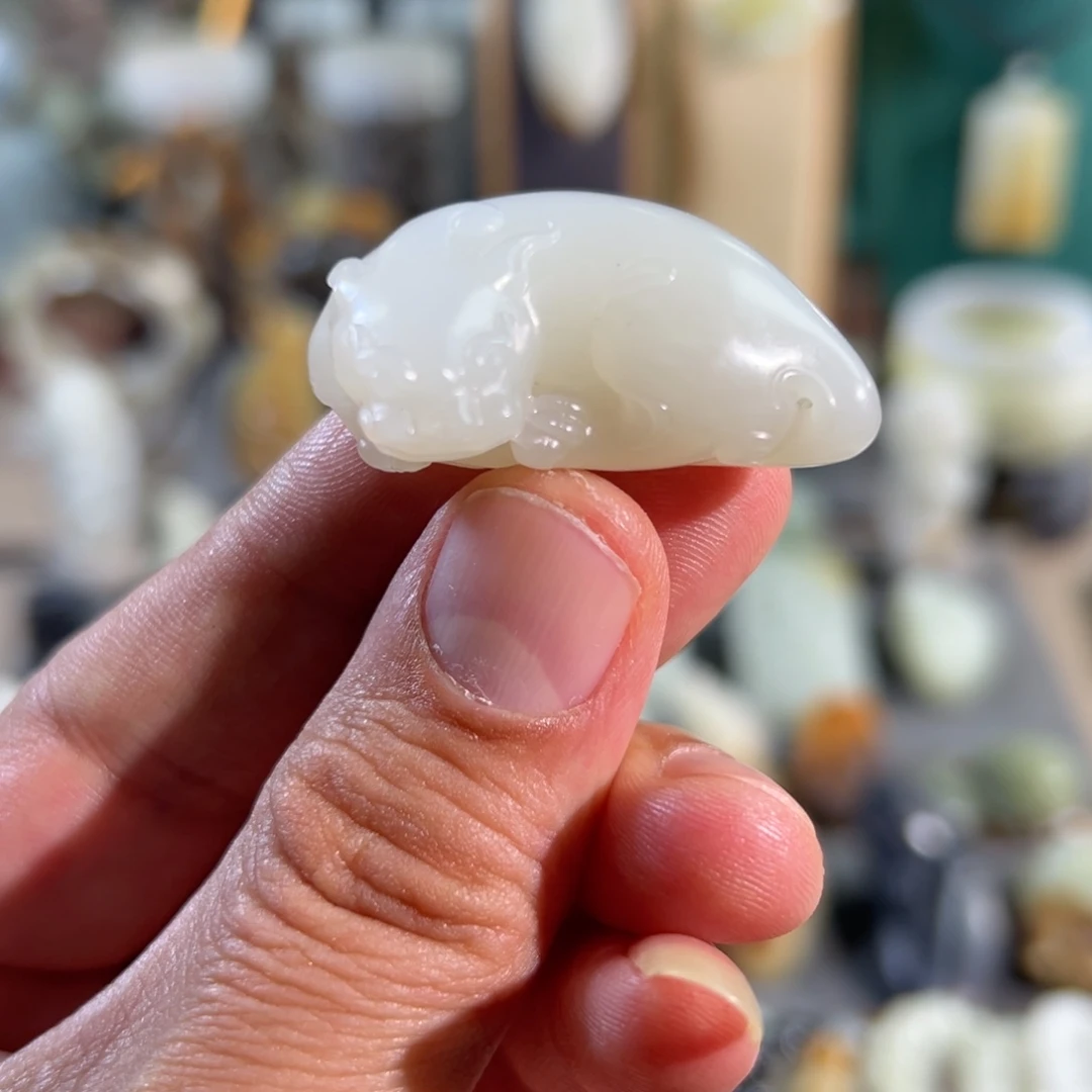 和田玉未镶嵌颈饰真皮真色