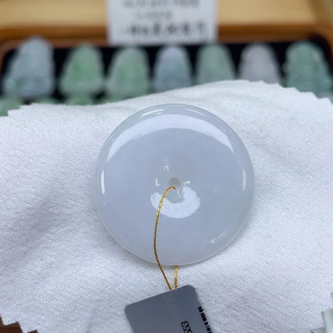 颈饰未镶嵌翡翠平安扣