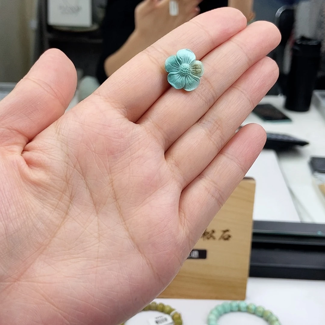 未镶嵌绿松石珠宝奇石
