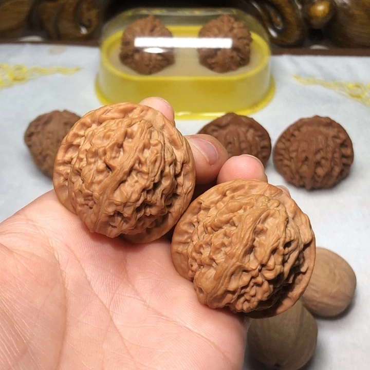 文玩核桃40核老闷