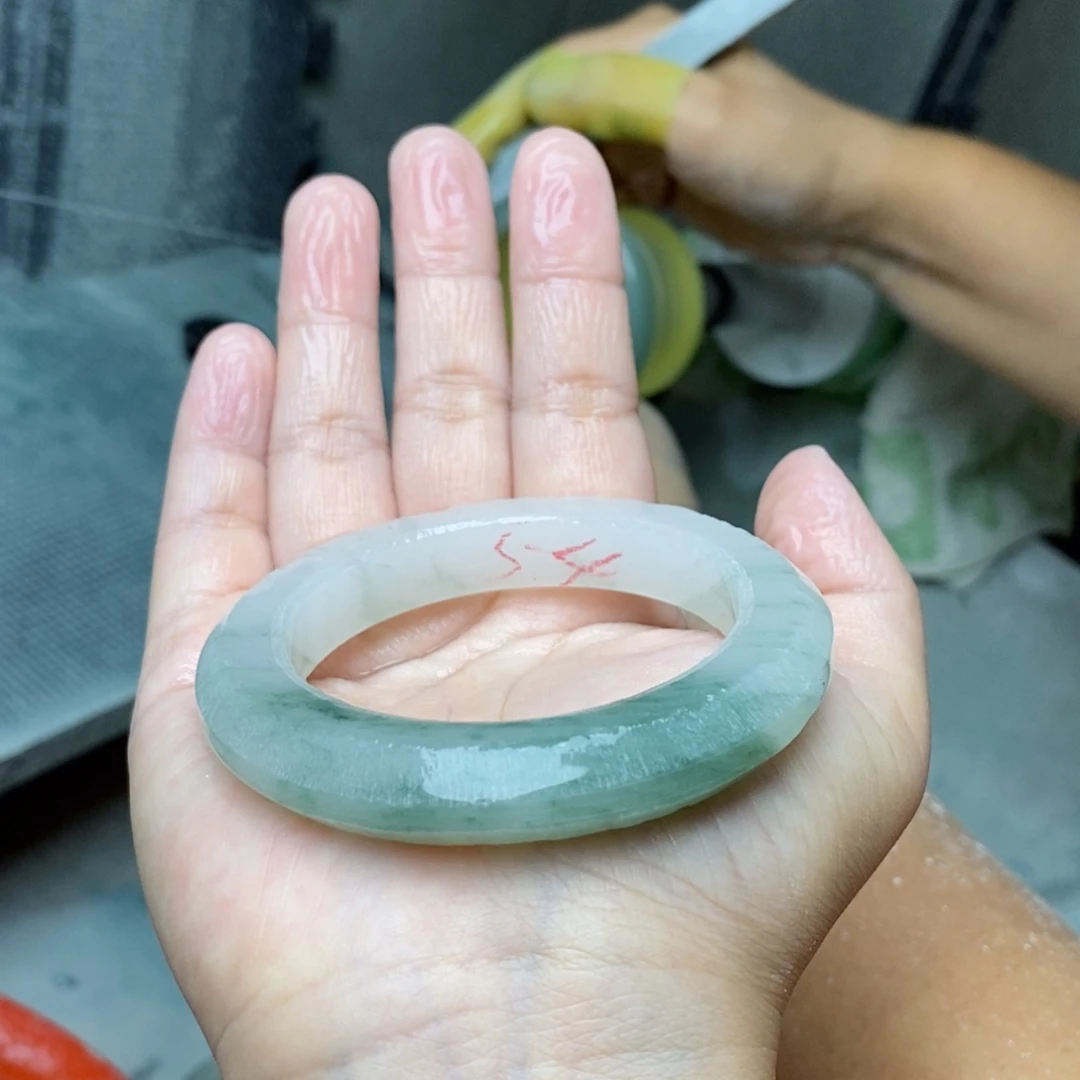 绽****石英质玉手镯未镶嵌定制