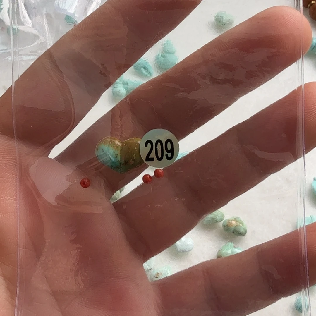 珍***宝未镶嵌绿松石珠宝奇石