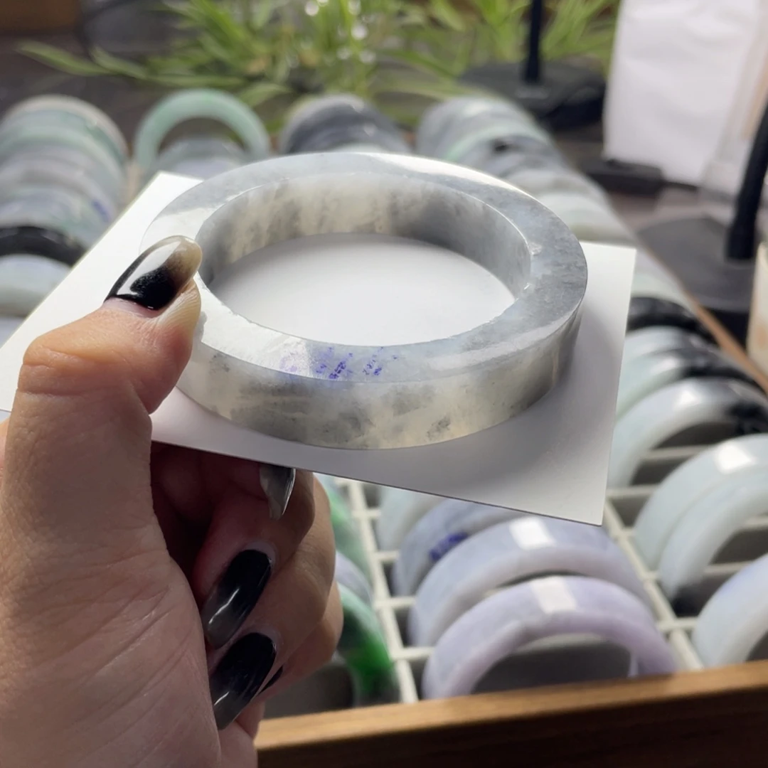 定制翡翠未镶嵌翡翠手镯