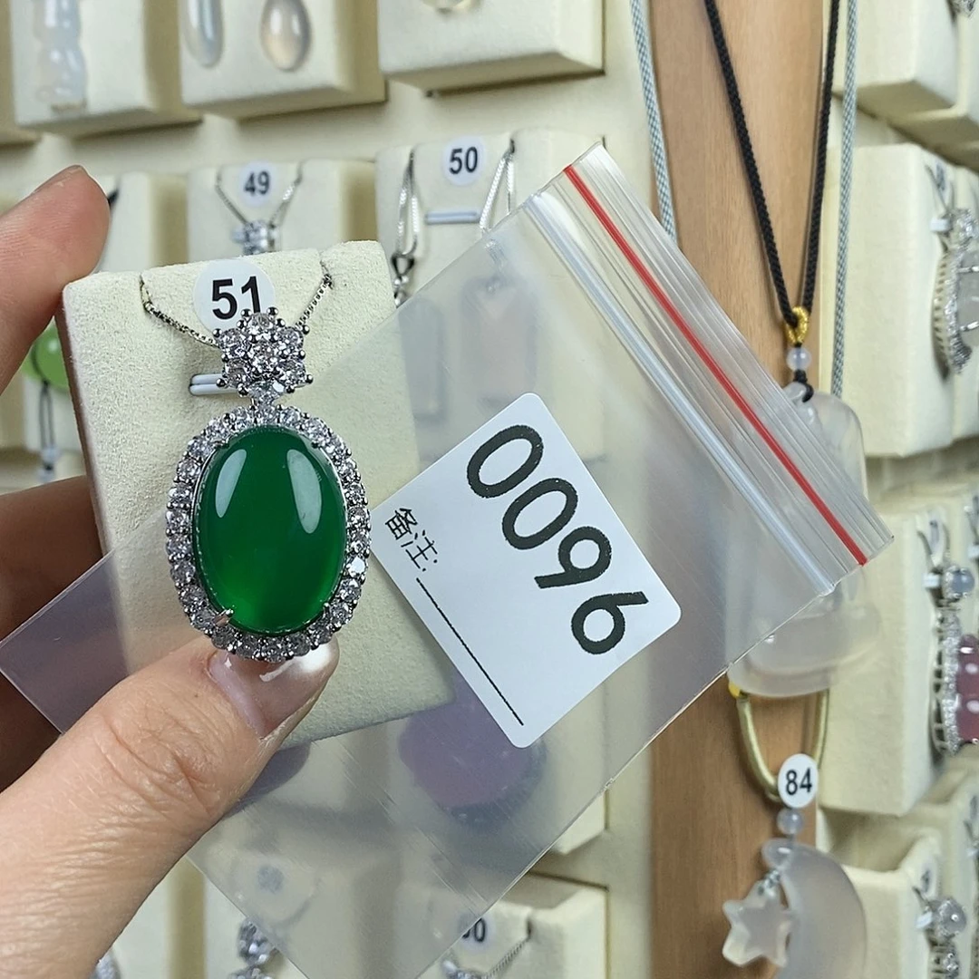 玛瑙/玉髓颈饰合金粮***?