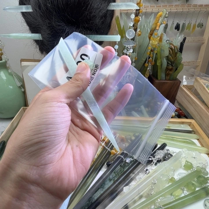 蛇纹石玉发饰未镶嵌屿*?