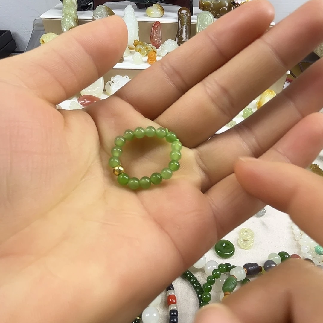 颈饰未镶嵌和田玉（糖玉）