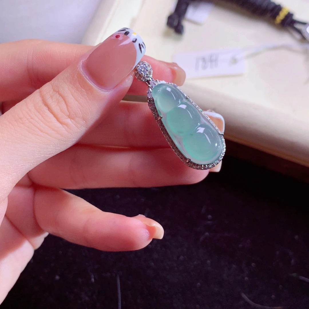 翡翠未镶嵌颈饰天然