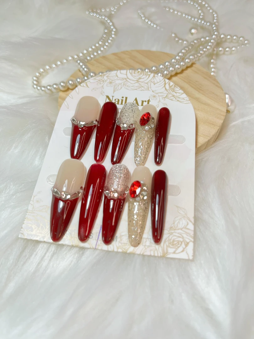 浪漫国度.手工穿戴甲猫眼设计显白法式堆钻高级感美甲