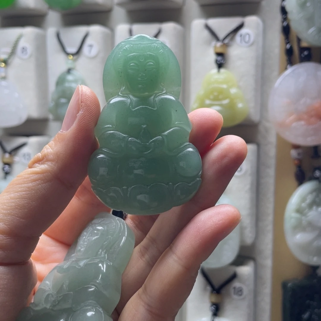 金***木石英质玉（金丝玉）未镶嵌颈饰