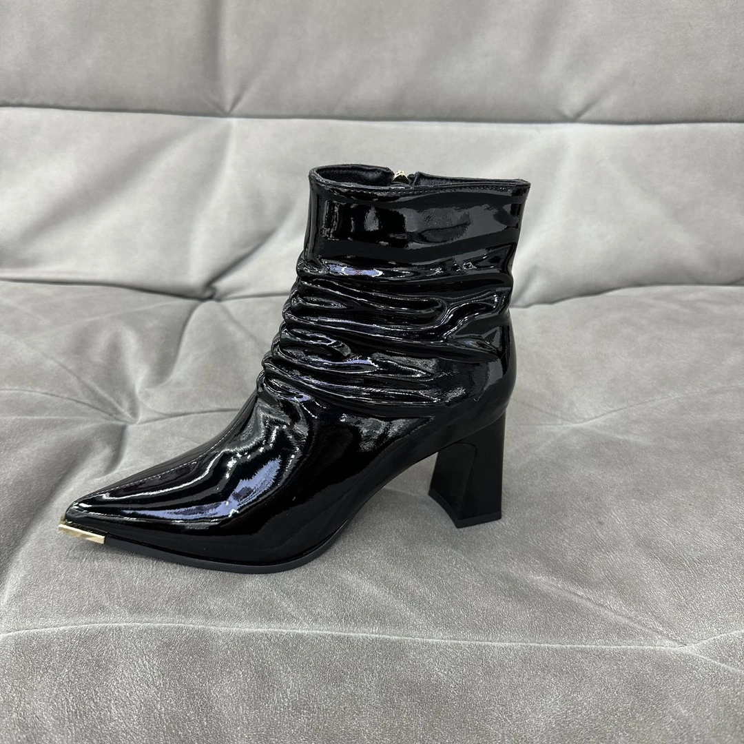 时装靴百搭尖头粗跟马丁靴女鞋时尚秋冬漆皮女靴加绒