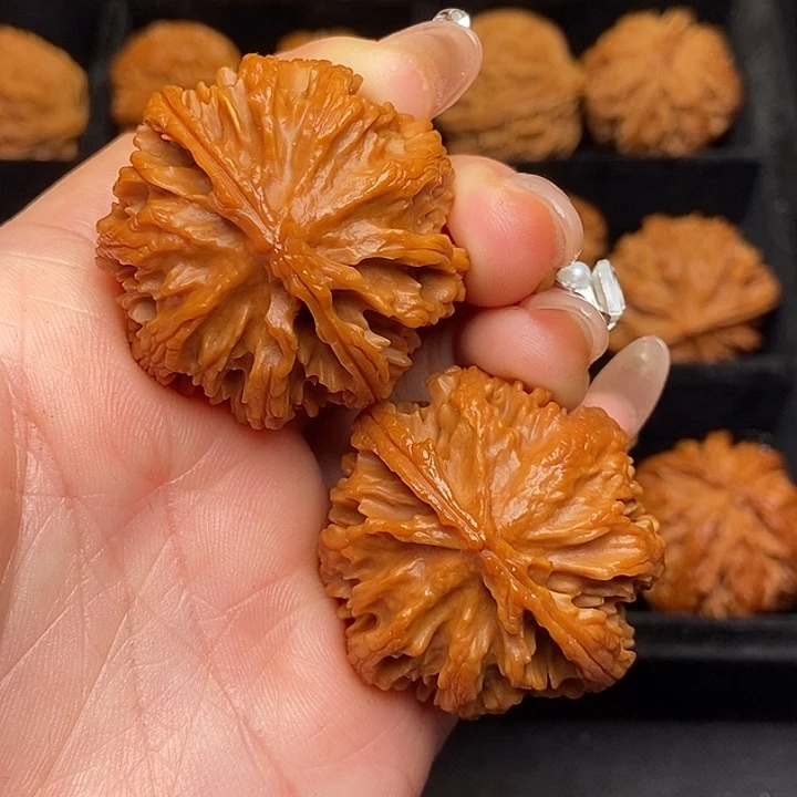 文玩核桃把件秦岭野生核桃