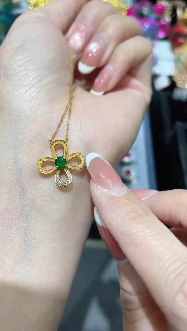 18K金镶嵌祖母绿项链四叶草款