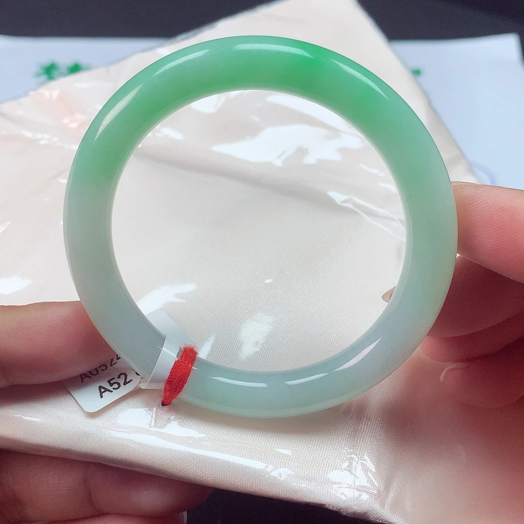 翡翠手镯未镶嵌天然缅甸A货翡翠手镯
