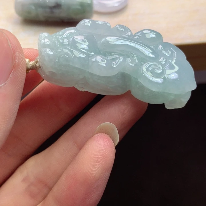 翡翠未镶嵌颈饰吊坠