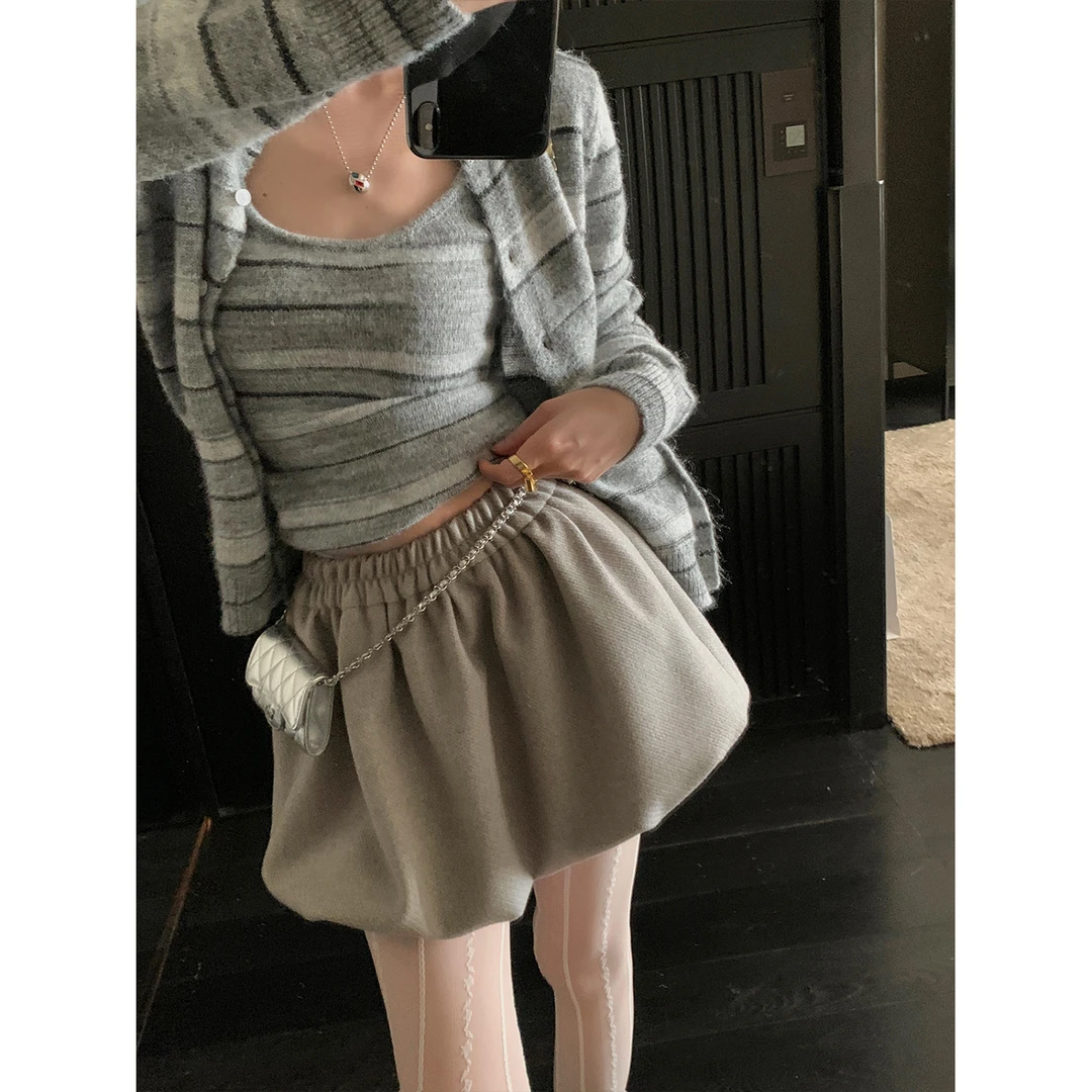 区区欧阳 招牌m*u系 鬼马少女斜纹毛呢半身裙女冬季花苞短裙复古