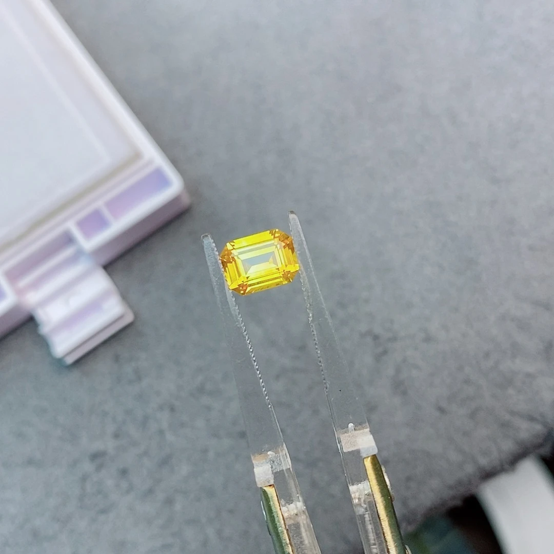 彩色蓝宝石裸石1.6ct 金丝雀
