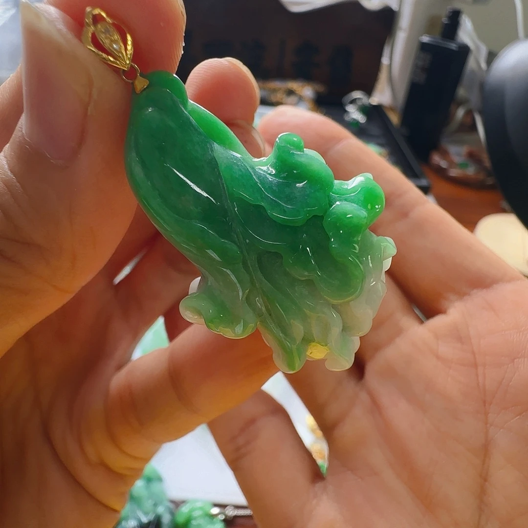 翡翠18K金镶嵌颈饰翡翠399