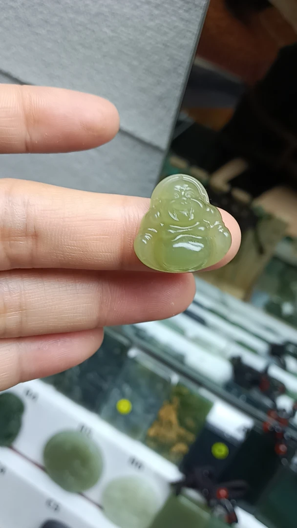 和田玉青海料湖水绿双面雕刻佛精美精雕