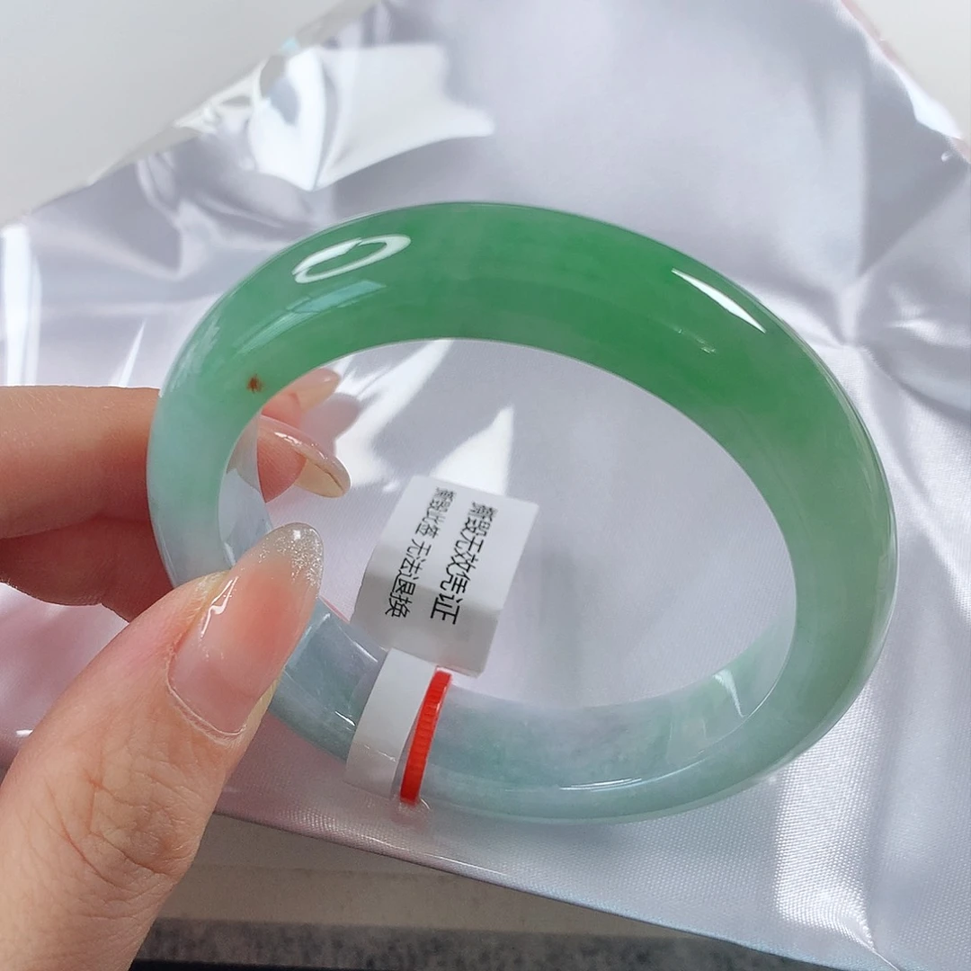 翡翠手镯未镶嵌 正圈①③⑨