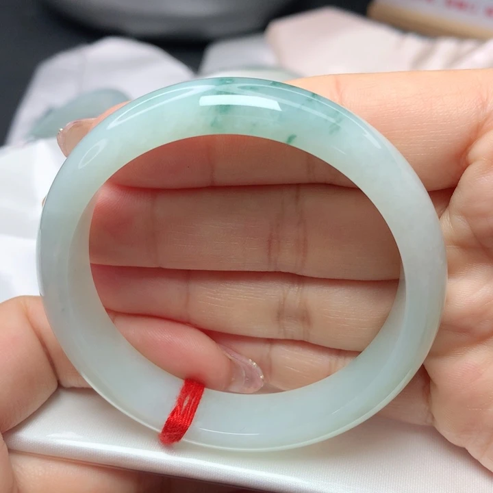 翡翠手镯未镶嵌56565757