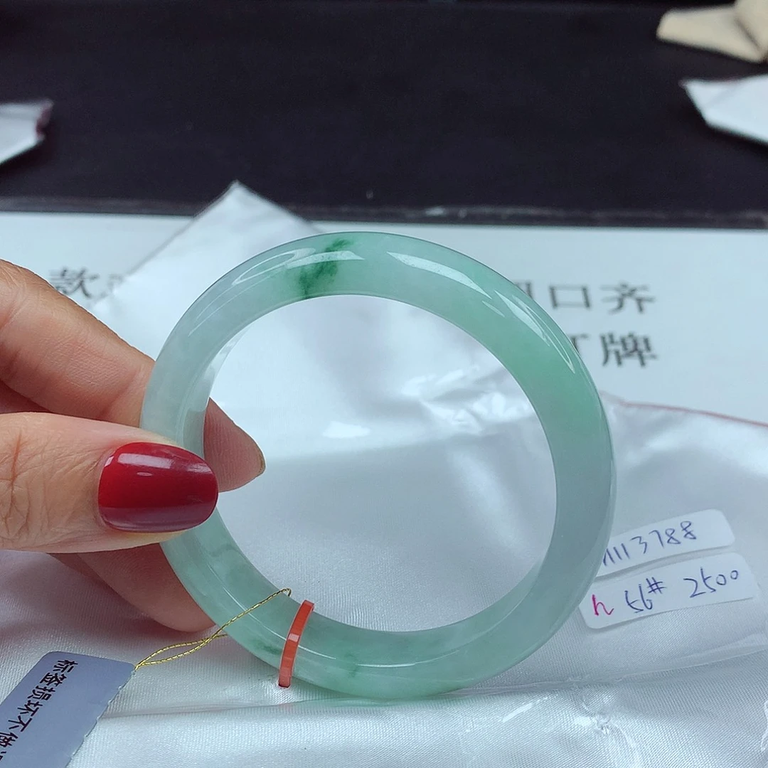 翡翠手镯未镶嵌56圈3788