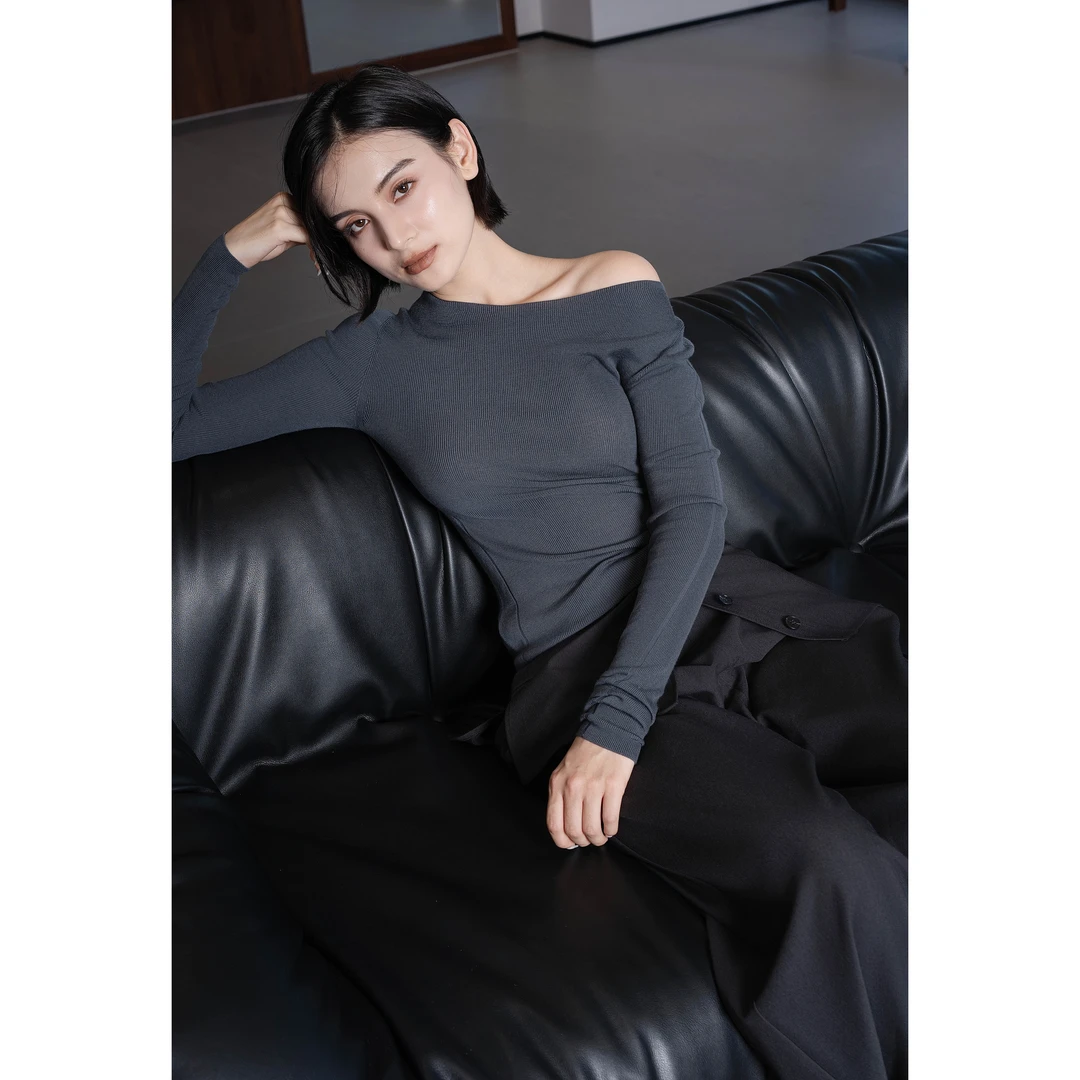 【静奢的力量】南非黄金羊毛超细腻柔软极简一字领针织衫秋（裱里）