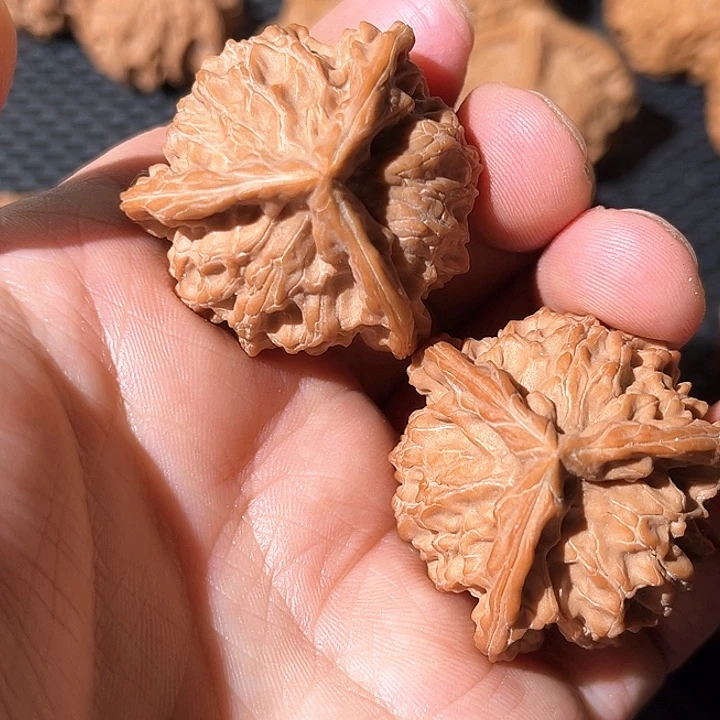 十***_吊坠文玩核桃三棱盘山核桃