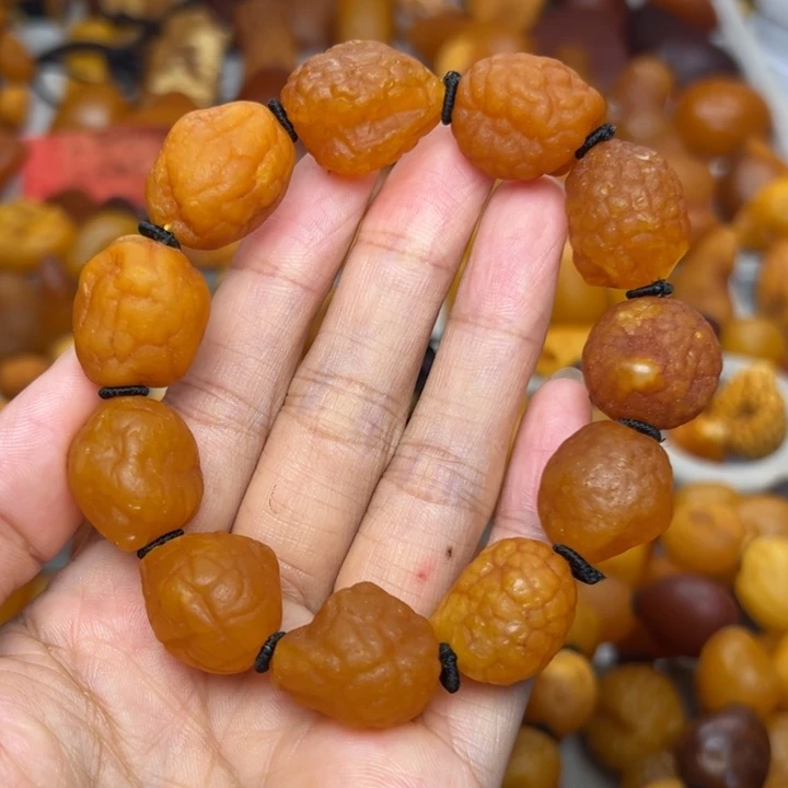 琥珀未镶嵌颈饰天然蜜蜡
