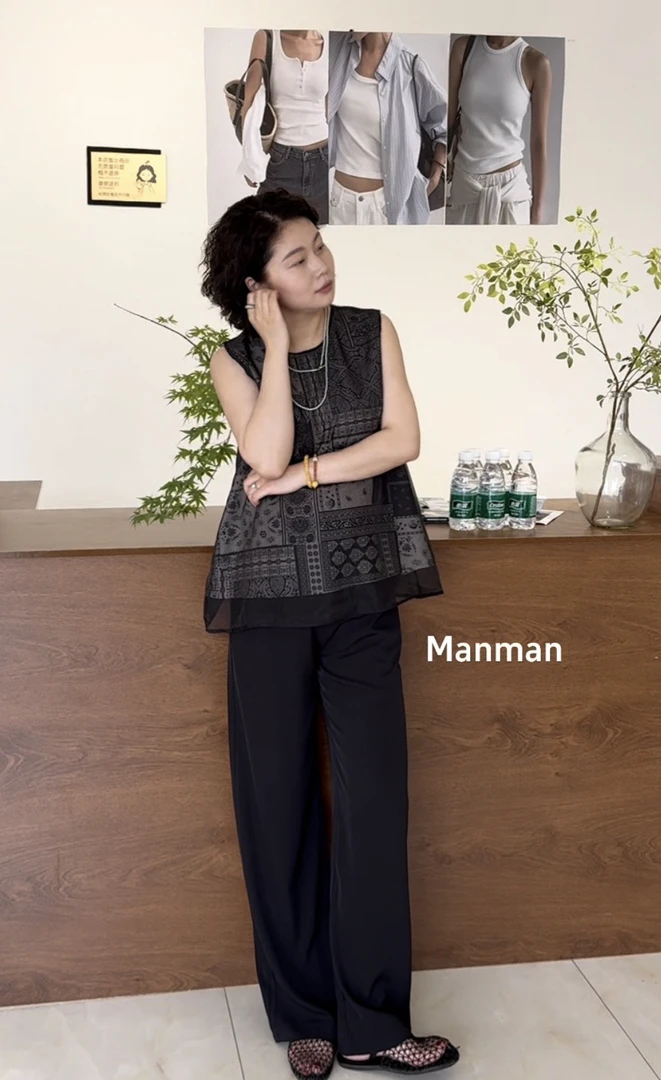 圆领夏季时尚常规款短款设计感马夹女显瘦薄款宽松型