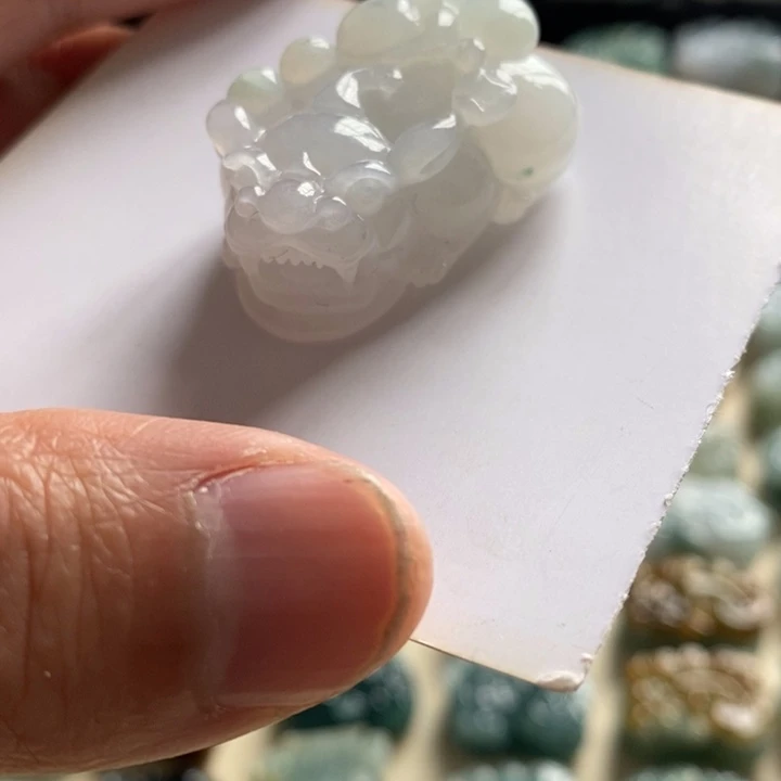 翡翠颈饰未镶嵌天然翡翠貔貅