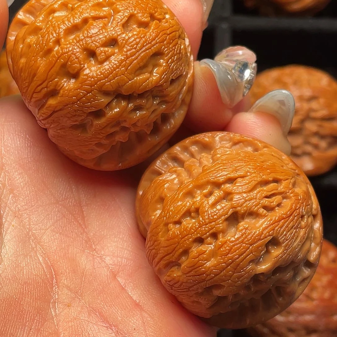 文玩核桃把件秦岭山脉核桃